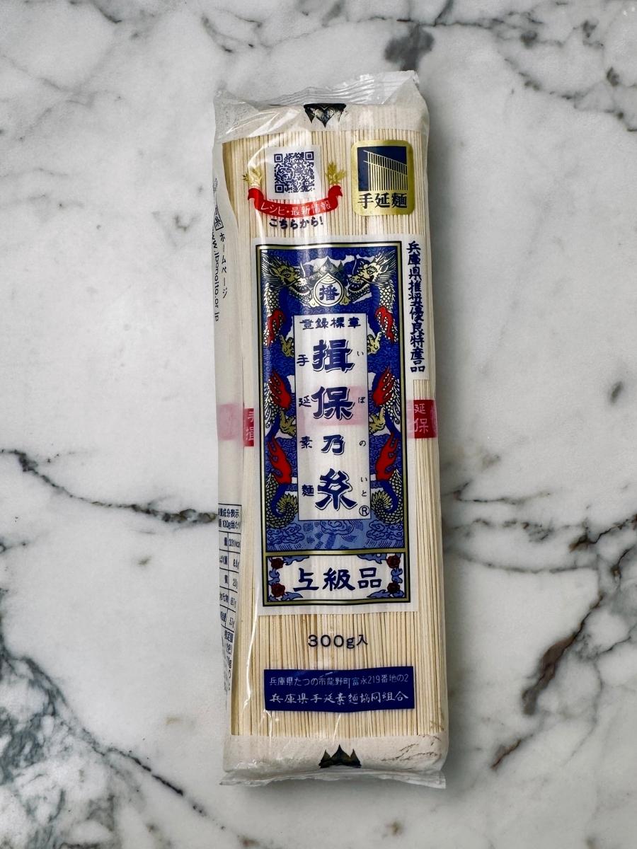 packet of dry somen noodles