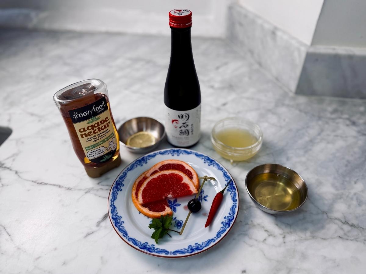 ingredients for the spicy sake sour
